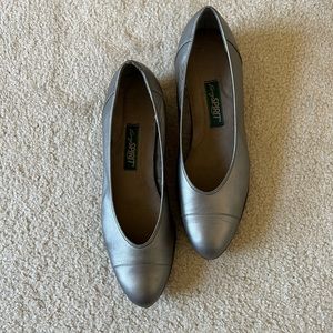 Easy Spirit Gunmetal Flats